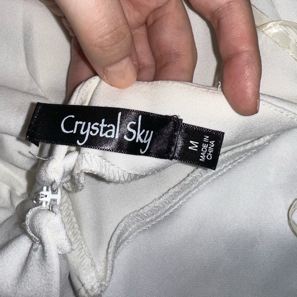 NWOT Crystal Sky White Romper Sz. M - Picture 7 of 8